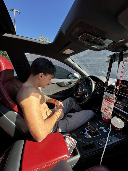 Who wants to drive to LA with me from Vegas? I promise it&rsquo;s comfy 🤔 https://t.co/qLTVC3iyck<a href="/tag/sexy"class="tags"><span>#sexy</span></a><a href="/tag/linkinbio"class="tags"><span>#linkinbio</span></a><a href="/tag/malemodel"class="tags"><span>#malemodel</span></a><a href="/tag/influencer"class="tags"><span>#influencer</span></a><a href="/tag/onlyfans"class="tags"><span>#onlyfans</span></a>