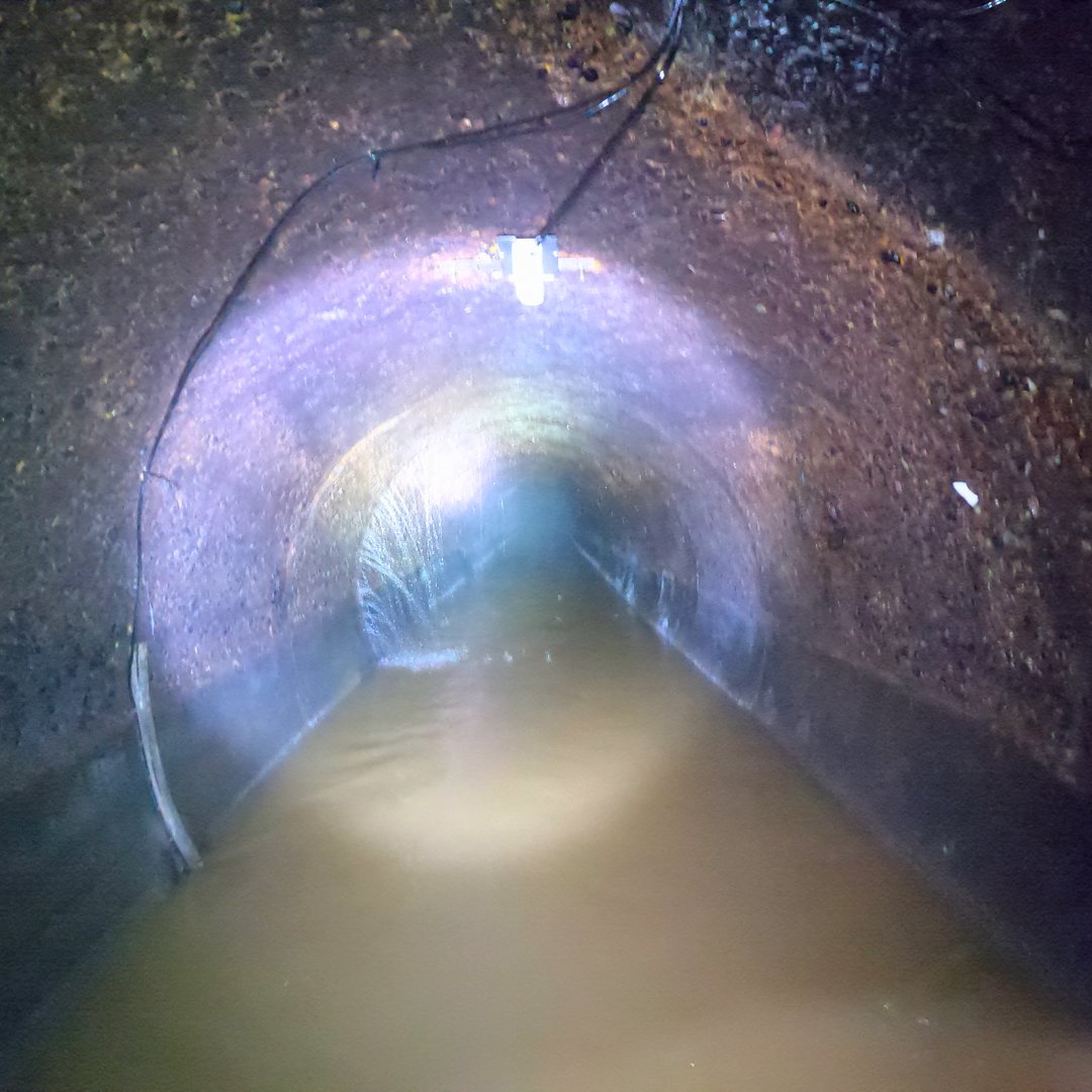 rjn_group's tweet image. Our field crew recently uncovered something unexpected while installing a flow meter. Turns out, there's a sneaky leaky joint in this 84-inch pipe, creating an easy access point for river water infiltration.
#Engineering #WaterInfiltration #FlowMeter