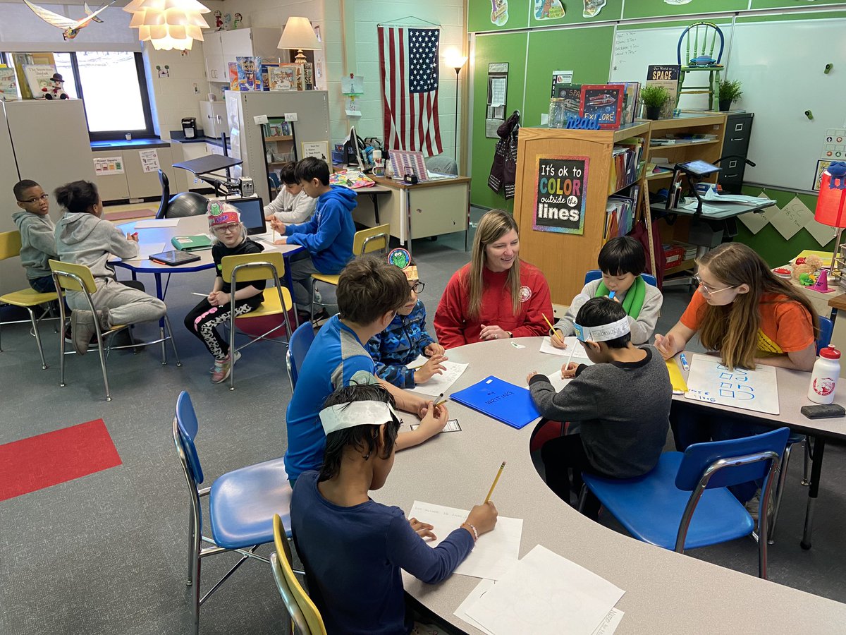 clalko2's tweet image. Our 5th grade shared writing activity with 2nd grade was full of great ideas today! @martellmustangs