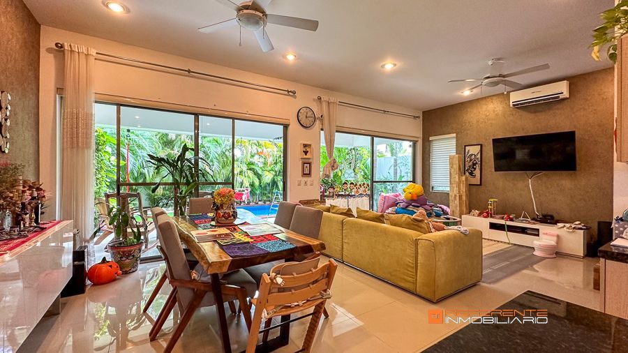 referenteinmo's tweet photo. Exclusiva casa en venta en Residencial #Cumbres #Cancún, su ubicación es estratégica en el centro de Cancún ya que tiene cercanía con la Zona Hotelera, servicios, escuelas, hospitales y entorno laboral. Precio venta $9,990,000 mxn
Más info 👉  https://t.co/KbbrJ8ZsLA https://t.co/77gEEp9Ws7