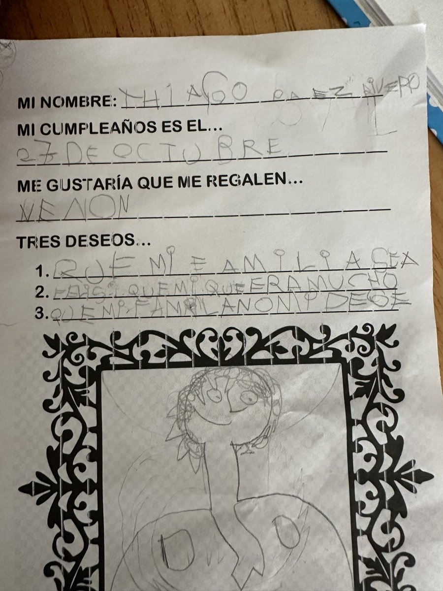 CasifuiRaul's tweet photo. Tres deseos: 
“Que mi familia sea feliz”
“Que me quieran mucho”
“Que mi familia no me deje” el hijo lleva tres años en casa y sigue deseando que no se termine nunca. En el país hay 2200 niñes que esperan. #AdoptenNiñesGrandes https://t.co/YXbmfBcXkT