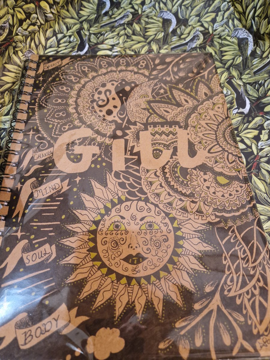 Receiving this incredible journal created by the super talented @AndreaPattinso9 has made my week. If you look closely  you'll see Ancient Wellness skillfully woven into the beautiful design 🌿 Thank you for your kindness Andrea ❤️