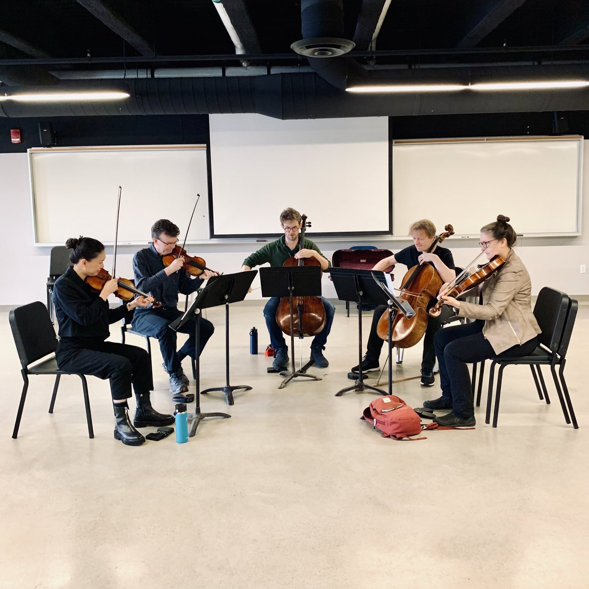 🎶Rehearsal in Progress🎶 This is your reminder to join us tomorrow for a musical gallery experience, Kaleidoscope of Creativity: Tornadoes, Oceans and Climate 🌪️🌊☀️ Music Building and Talbot College @WesternU 7pm-9:30pm Free, all welcome to attend music.uwo.ca/events/musical…