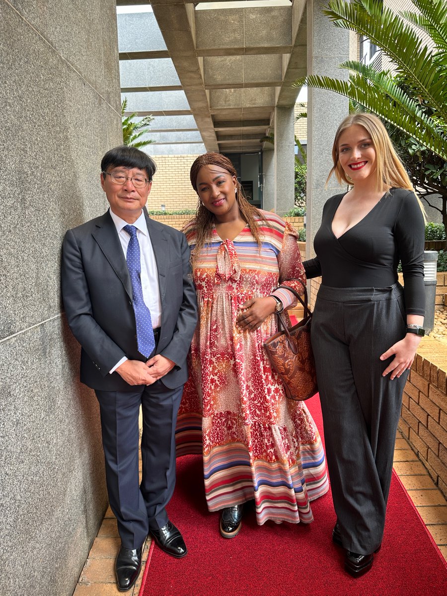 The African Storyteller tweet media