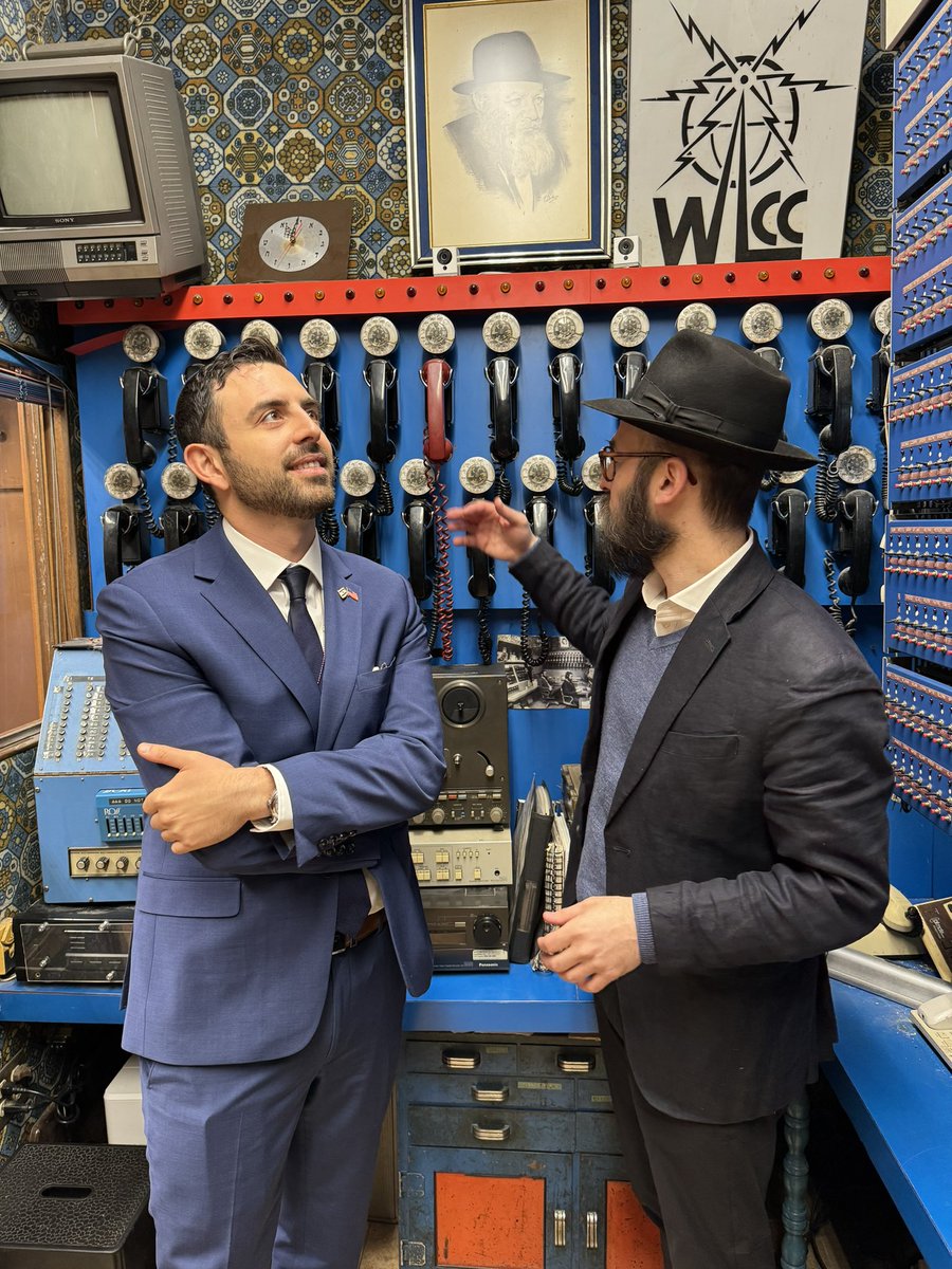 EylonALevy's tweet photo. 10/7 triggered an incredible moment of global Jewish togetherness, so I had to visit the HQ of the movement that has done more than any other to keep Jews anchored and united. A privilege to visit @Chabad at 770 to recharge my spiritual batteries for the fight ahead. #EyloNYC🇮🇱🇺🇸 https://t.co/WxBOFfa735
