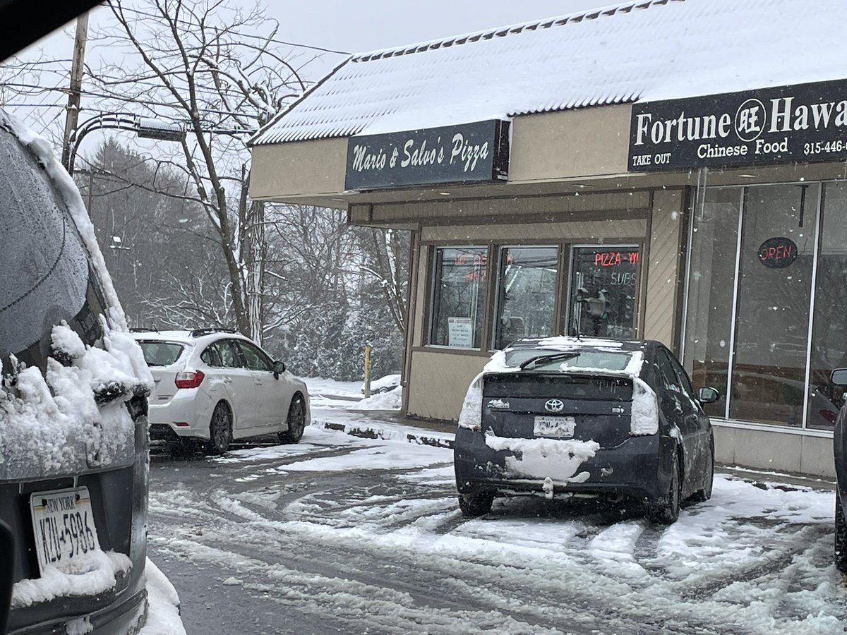 It’s a snowy day here in Central New York… Some schools and offices are closed, but restaurants remain open like Mario & Salvo’s Pizza in DeWitt… How one of their delivery drivers is tackling the busy day for orders at 4:45… #NCCNews