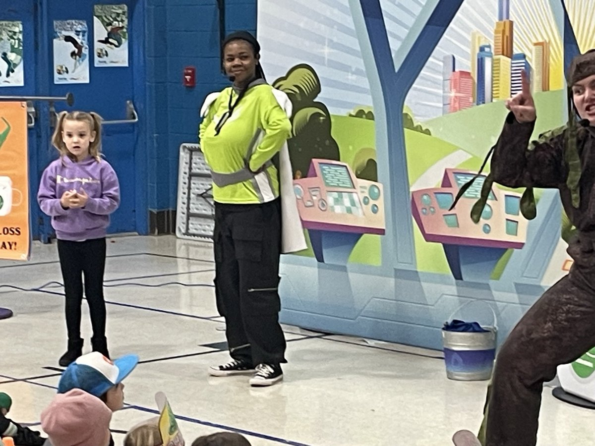 SES enjoyed the Land of Smiles assembly this morning. The students enjoyed the skit focusing on the importance of good oral health habits.