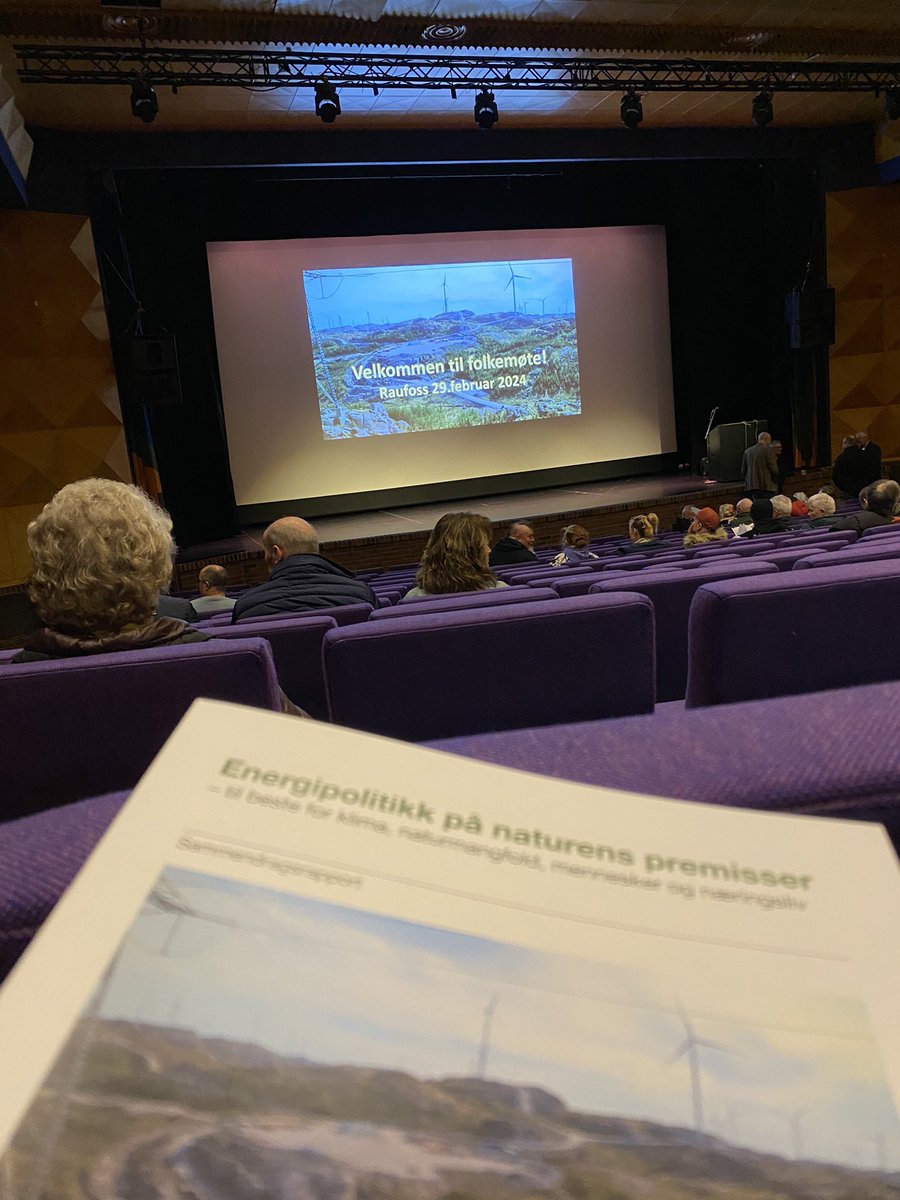 FruJohansen75's tweet photo. Live fra Folkemøte mot vindkraft på Raufoss. Verdifull - uerstattelig natur er trua i flere kommuner i Innlandet. https://t.co/gVHFTAtn0p