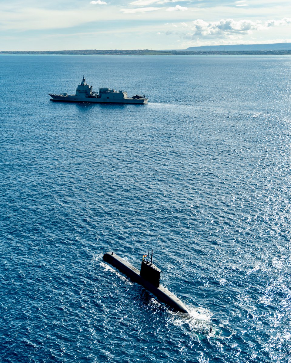 NATO's tweet photo. Ships, submarines, aircraft and thousands of personnel have come together in the Mediterranean Sea for a major NATO submarine exercise.
The exercise prepares NATO submarine crews to respond and adapt to any type of threat below the surface 🫧
🔗 https://t.co/iw7BzYUZXv https://t.co/oNto2EMEbb
