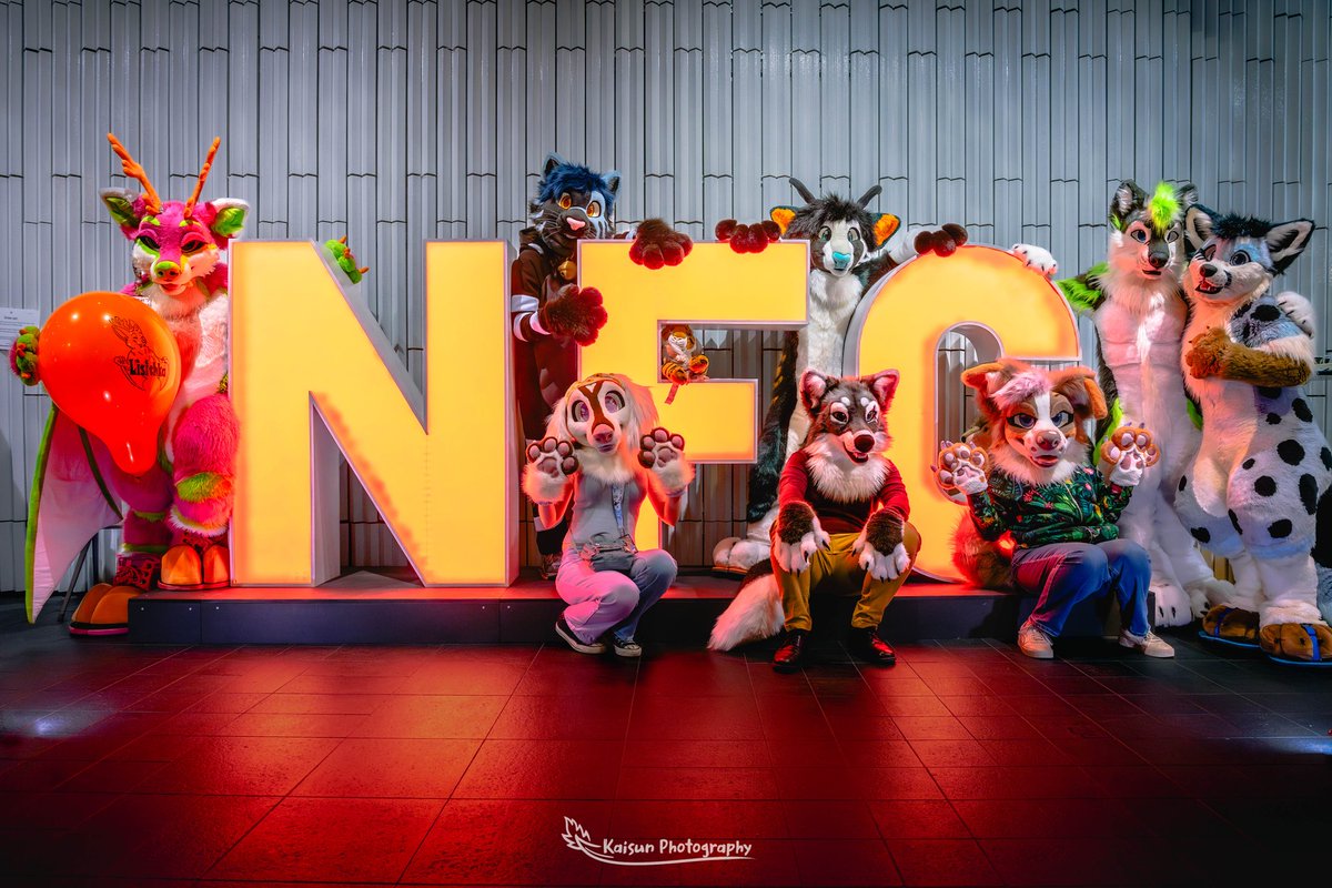 The @nukecreations gang at #NFC2024 #NordicFuzzCon Another photoshoot in the books! Once again appreciative of the invite to be their family photographer 🥰