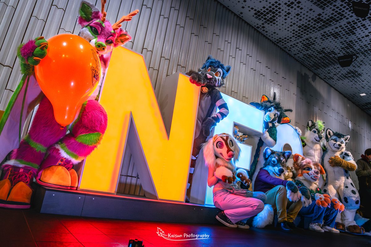 KaisunDerg's tweet image. The @nukecreations gang at #NFC2024 #NordicFuzzCon
Another photoshoot in the books! Once again appreciative of the invite to be their family photographer 🥰