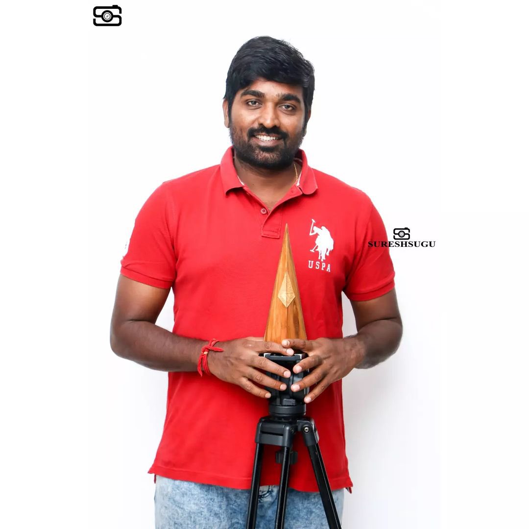 Annan recent snap 😅💐👍 wat ah changeover 🫣😘 #slim #fitnessmodel #fitness #fit #gym #diet #food #foodporn #foodie #dieta #vijaysethupathi #makkalselvan #senthilkumar_msvs #selflove #selfcare #rideordie #goodday