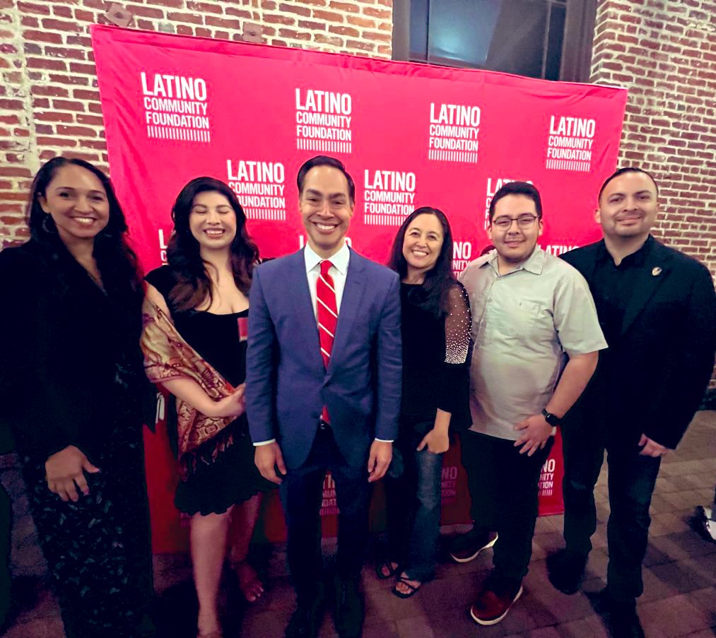 Great Night in LA last night! 

The @LatinoCommFdn and our Giving Circle Network welcomed @JulianCastro to the City of Angels. 

If you would like to join the largest network of Latino Philanthropists send me a DM!
#Philanthropy #latinoleaders #latinoleaders