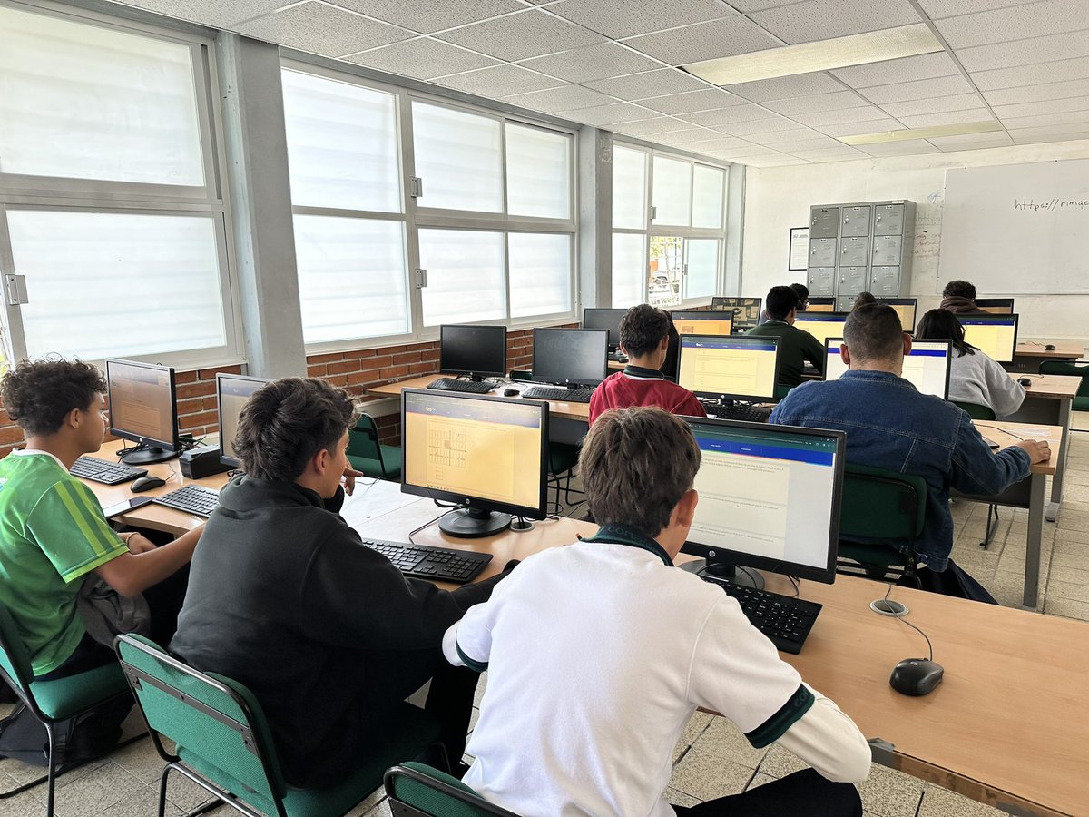 ɛɗitɦ ɱɑʀtíɳɛz tweet media