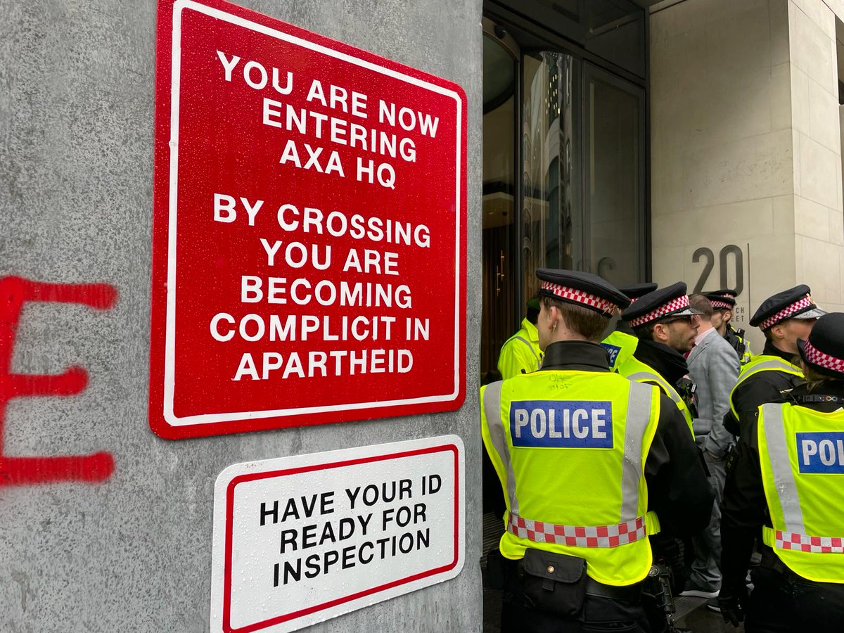 Today, we joined climate activists outside @axainsurance's London HQ.  

This insurance giant both insures fossil fuels and finances the development of Israel's illegal settlements on Palestinian land.   

NO CLIMATE JUSTICE ON OCCUPIED LAND 🇵🇸 

#InsureOurFutureNOW