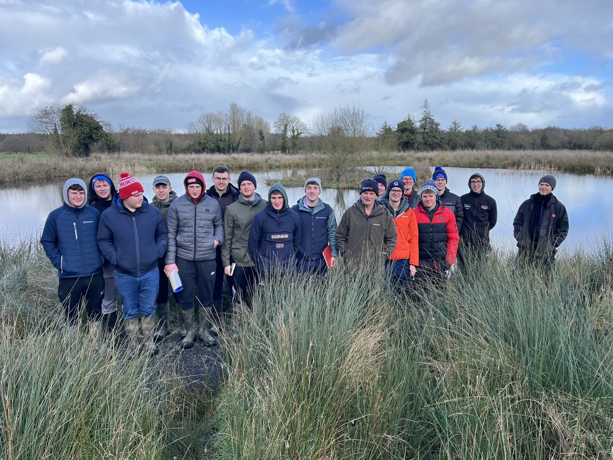 Fantastic visit to ⁦<a href="/davidkerr67/">David Kerr</a>⁩ today with our 4th year ⁦<a href="/UCC/">UCC Ireland</a>⁩ Agricultural Science #CK412 students for a masterclass in low cost high performance dairy farming while #farminginharmonywithnature. Thank you David. ⁦<a href="/uccBEES/">Biological, Earth & Environmental Sciences, UCC</a>⁩