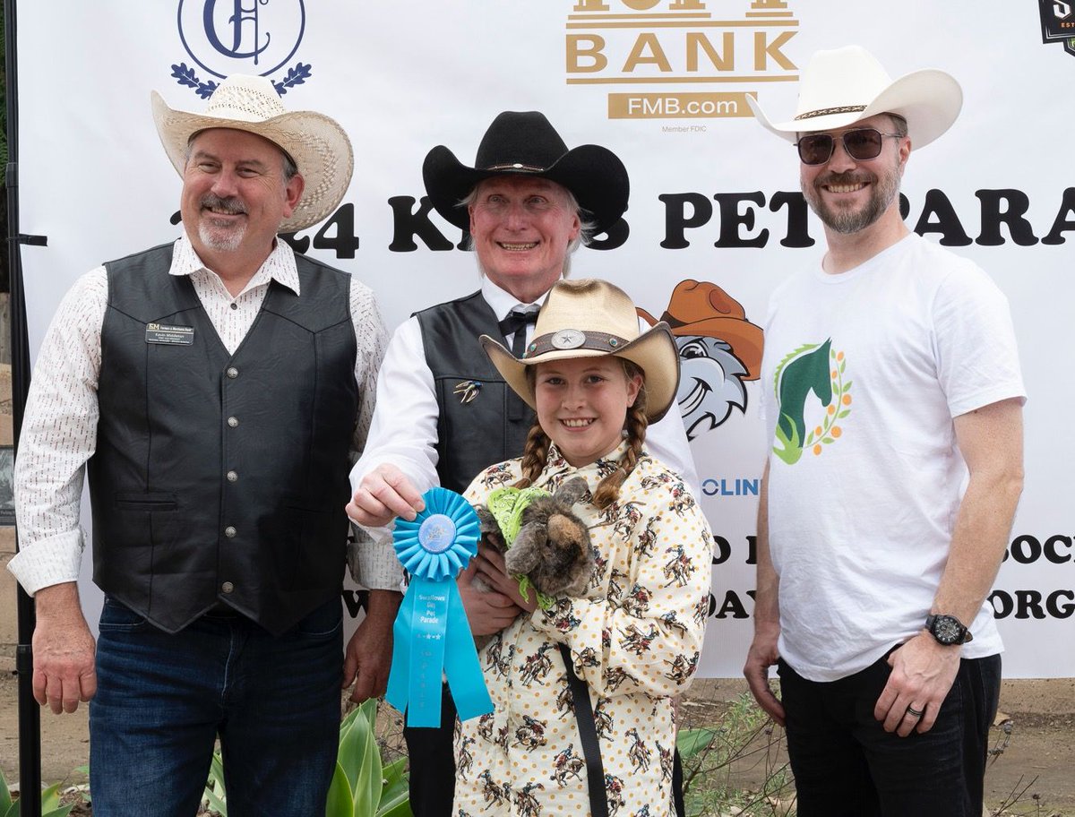 swallowsdayparade tweet media