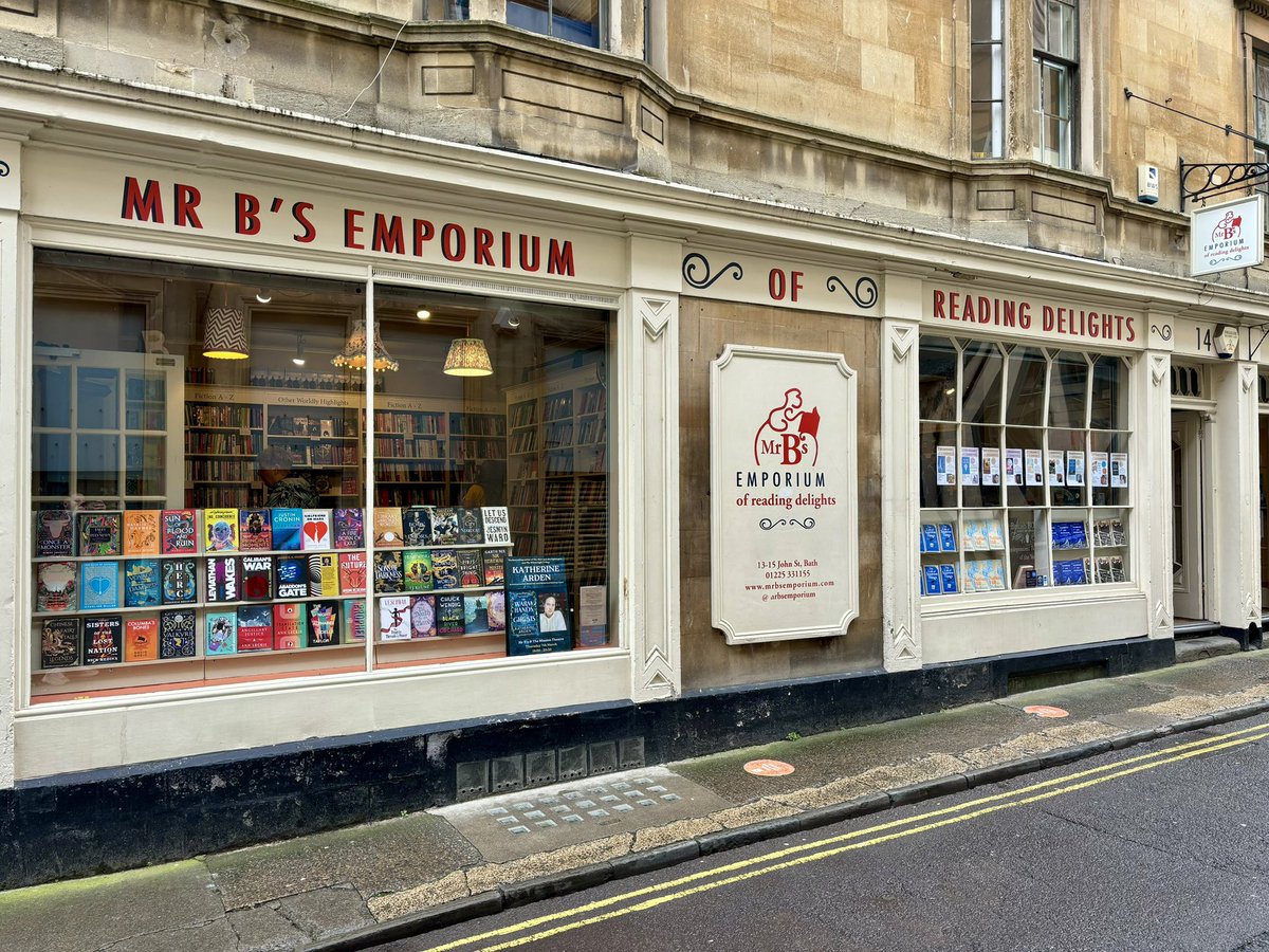A brilliant day for me visiting @ToppingsBath to meet the wonderful team and run through new titles! Also managed a quick stop off @mrbsemporium too before dashing off back to Sheffield! The joys of working with Indies in publishing 📚🐧🛍️