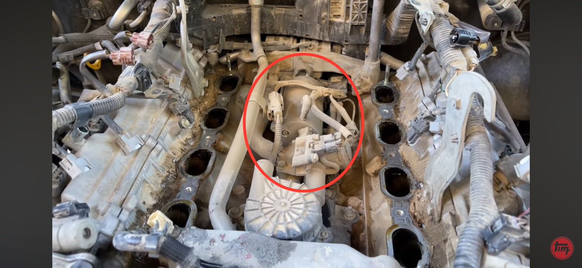 gon1981s's tweet photo. スターター交換UZシリーズの恐怖😱

インマニの下💧

#タンドラ #スターター交換 #v8 #2UZFE https://t.co/lWJdJwfPet