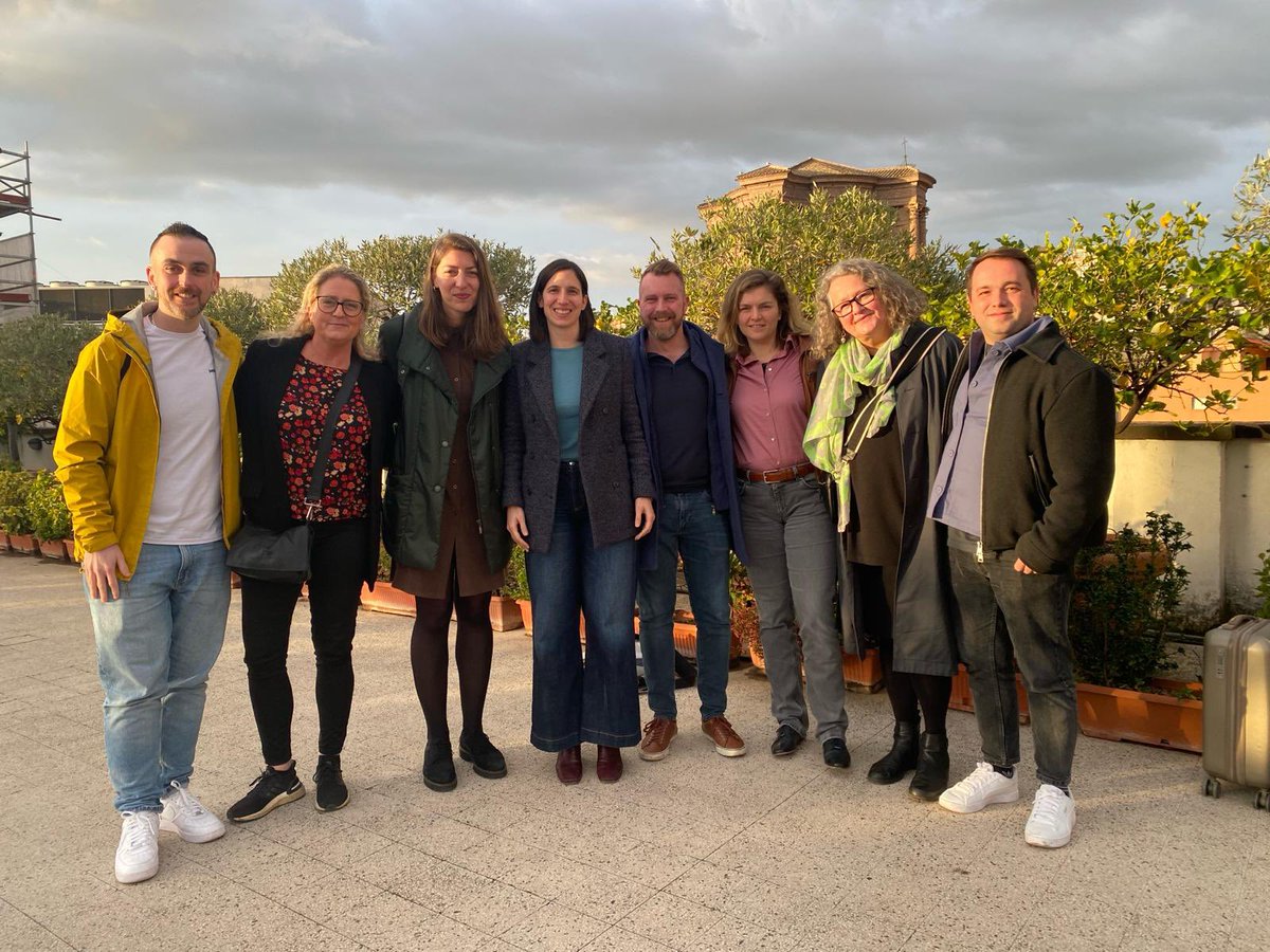 Our board arrived to Rome for @PES_PSE Congress 2023 ✊ And what better welcome to Rome than by the wonderful leader of @PDemocraticoSPE - great to meet you @ellyesse 🏳️‍🌈 We‘re looking forward to a great Congress weekend!