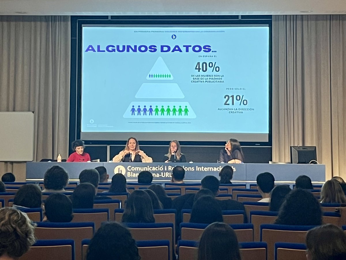 ¿Cómo romper las barreras de género en el ámbito de la #comunicación? Gracias <a href="/SubiranaCarla/">Carla Subirana</a>, <a href="/hableconeva/">hableconeva</a> y <a href="/eli_vivas/">eli vivas</a> por compartir vuestro talento, experiencia y reflexiones sobre el techo de cristal con los estudiantes de Máster en <a href="/BlanquernaFCRI/">Blanquerna FCRI</a> 💜