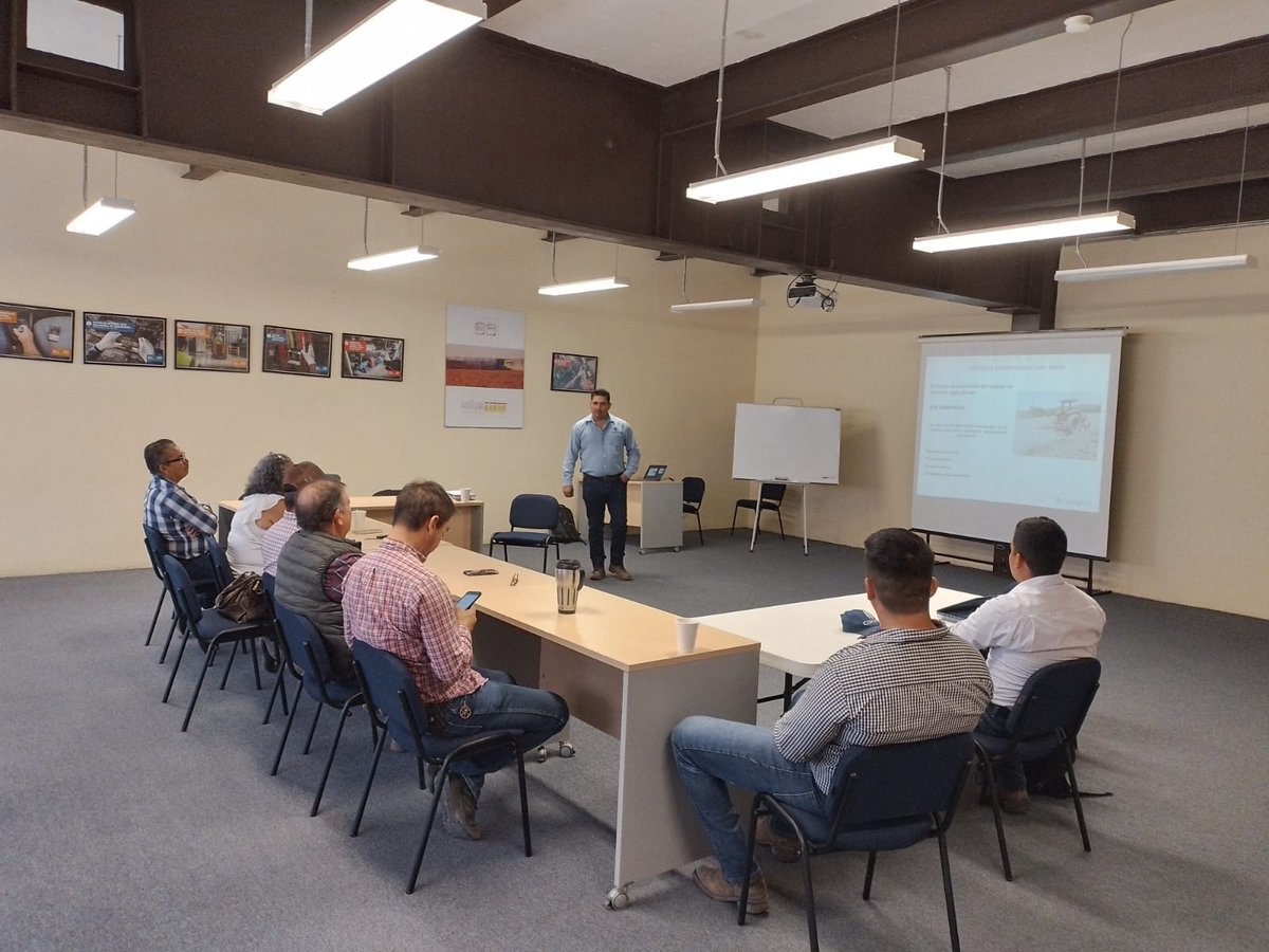 #CIMMYT a traves del Hub Pacífico Norte Pacífico Norte norte  en  el marco de colaboración  con #GrupoBIMBO  se  desarrolla charla con agricultores  del sur se Sonora  sobre Agricultura de Conservación