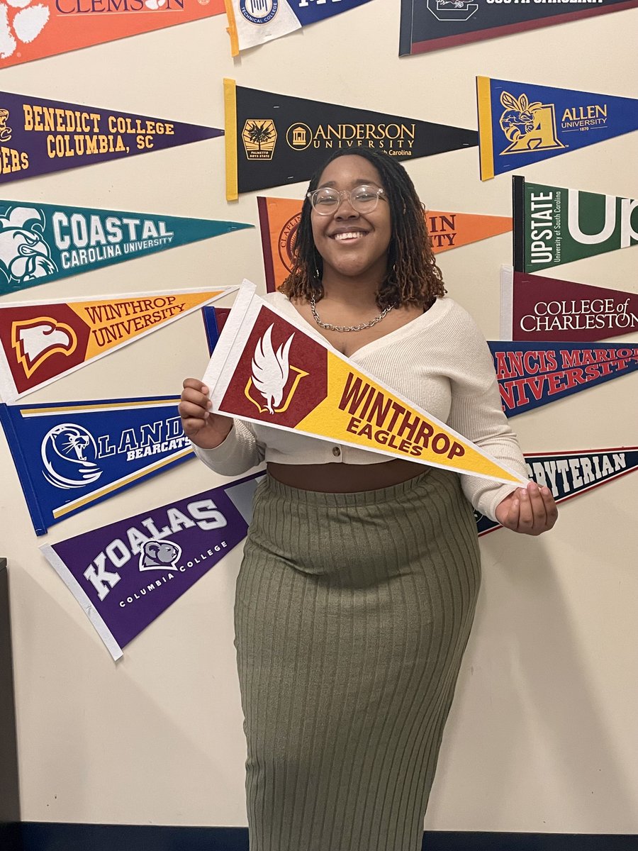 RNECollegeCtr's tweet image. Congratulations and success wishes DeAsia @RNECavaliers acceptance @winthropu! DeAsia is active @Cavplex @PCA_RNE Art and Senior House. DeAsia plans to pursue a major in education. #FutureTeacher #FutureEducator