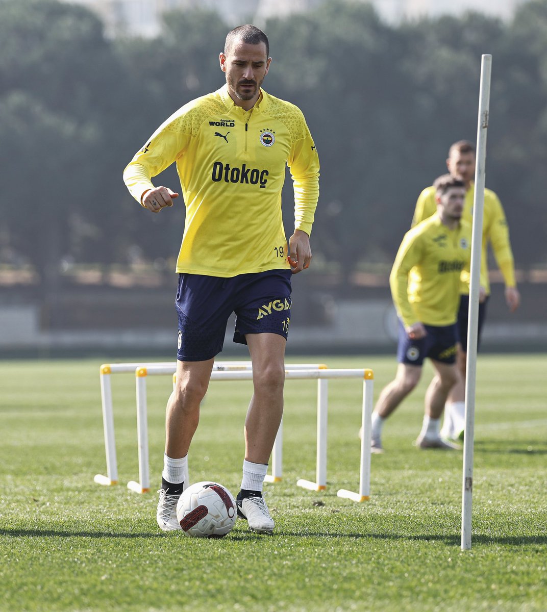bonucci_leo19's tweet photo. Preparing for next match #LB19 https://t.co/EP1IcYKTKu