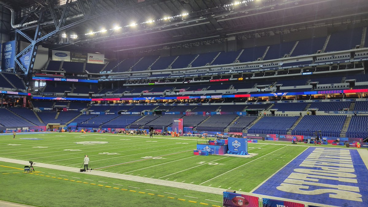 StarcadeMediaKC's tweet image. The #NFL #ScoutingCombine is about to get underway at Lucas Oil Stadium.