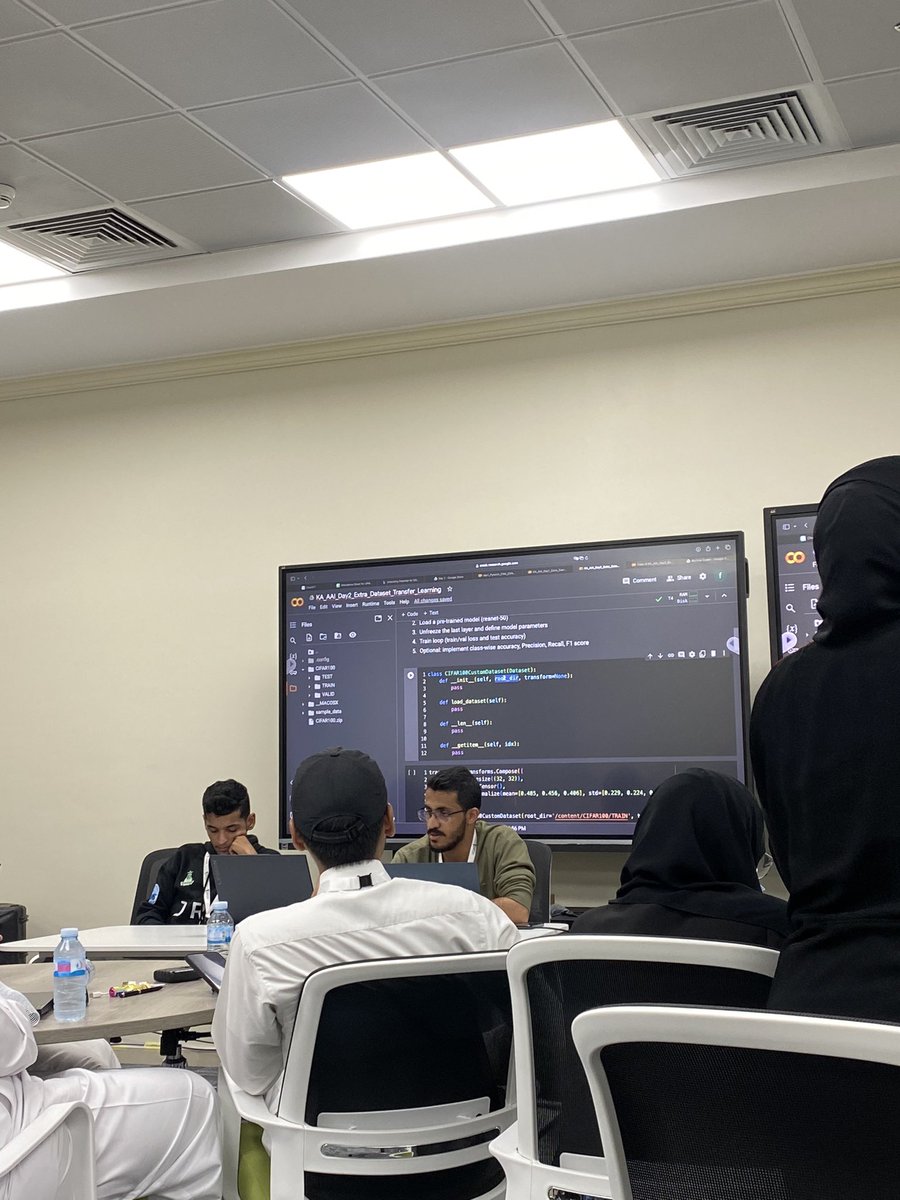 الحمدلله انتهيت من المرحلة الثالثة من برنامج الAI 🙏🏻
استفدت منها كثير وفتحتلي مجالات وعلمتني مهارات ماكنت حتعلمها بالسهولة والامكانيات اللي حظيت فيها🦾
جدا ممتنة لجهود <a href="/KAUST_Academy/">KAUST Academy</a>و <a href="/Dr_S_Albarakati/">د. سلطان سعود البركاتي</a> في كل المراحل وحضور أفضل الدكاترة ومساعدينهم للمدينة ماقصروا معانا الله يسعدهم