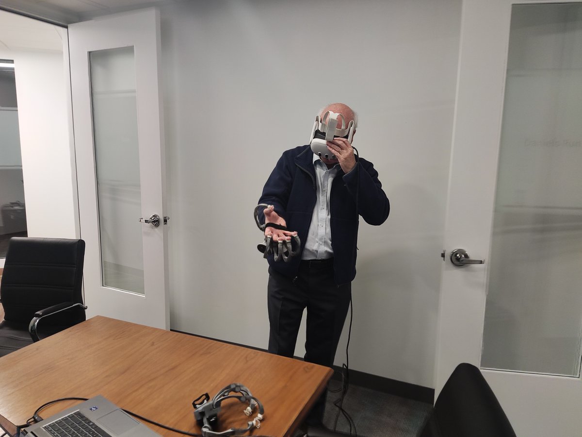Very excited to meet immersive tech experts like Hurriyet Aydin Ok.
Had the opportunity to experience Magos solution and discuss over potential collaborations with The George Washington University and beyond, and applications in VR, AR.

#magosxr #innovation #scienceandtechnology