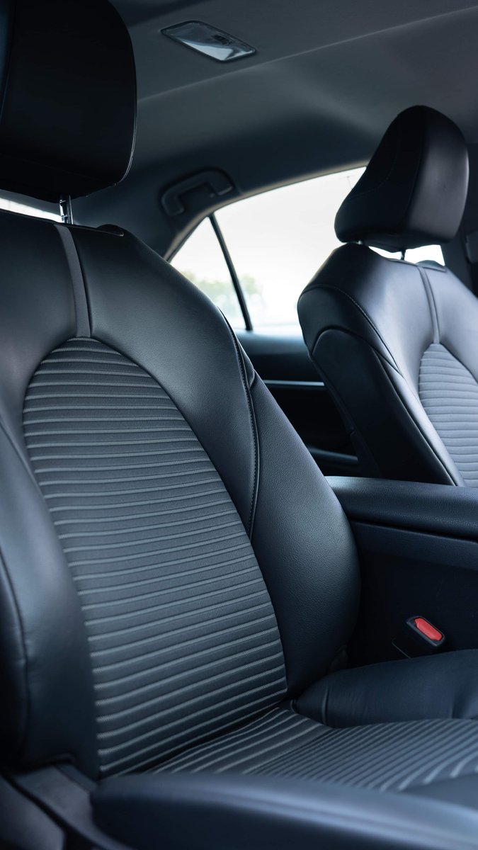 ambassadortx's tweet photo. @ToyotaMotorCorp draws inspiration from its 27-year-old interior design and incorporates it into its newer models. The #classic #toyota is a #1996 #jzx90 #cresta with a #1jz #gte and the newer model is a #2021 #camry #SE. https://t.co/7O0SaZkxS4