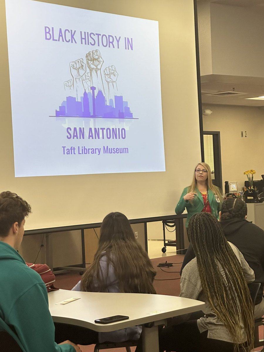 NISDLib's tweet image. African American Studies st’s @NISDTaft came to the library this week for the Black History Museum. St’s explored exhibits about The Green Book, school integration, lunch counter sit-ins, the history of jazz, &amp;amp; the importance of creators &amp;amp; characters of color in pop culture. 1/2