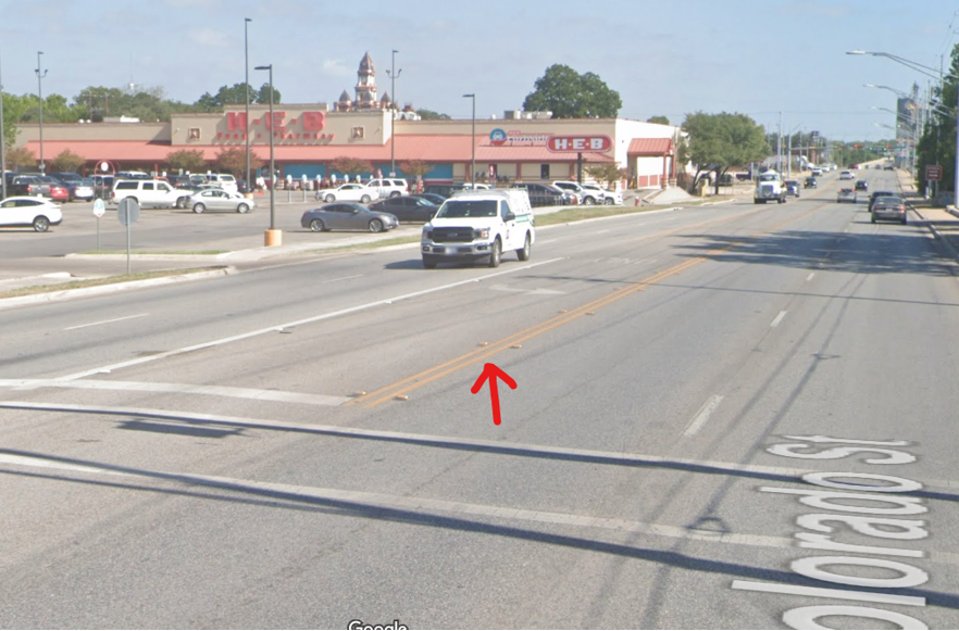 CityLockhartTX's tweet photo. Due to traffic safety concerns on the SB turn lane on U.S. 183 &amp; Hickory St. by H-E-B, @LockhartPolice will increase traffic enforcement in the area. The turn lane is only meant for SB drivers to use when turning east onto Hickory St. 
MORE: https://t.co/U02BDrkqDl https://t.co/uuwiz5bZEa