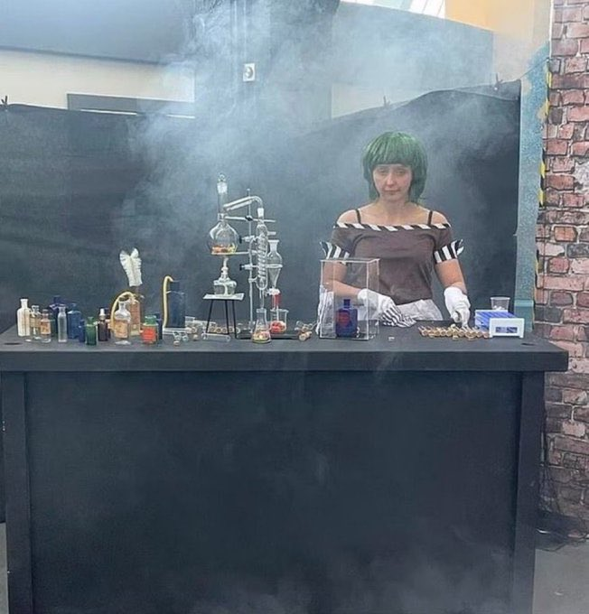 HigherEd_Minion's tweet photo. Me trying to be productive while my institution's leadership actively tries to burn us down on multiple fronts
#HigherEd https://t.co/XDJ0iHVt9h