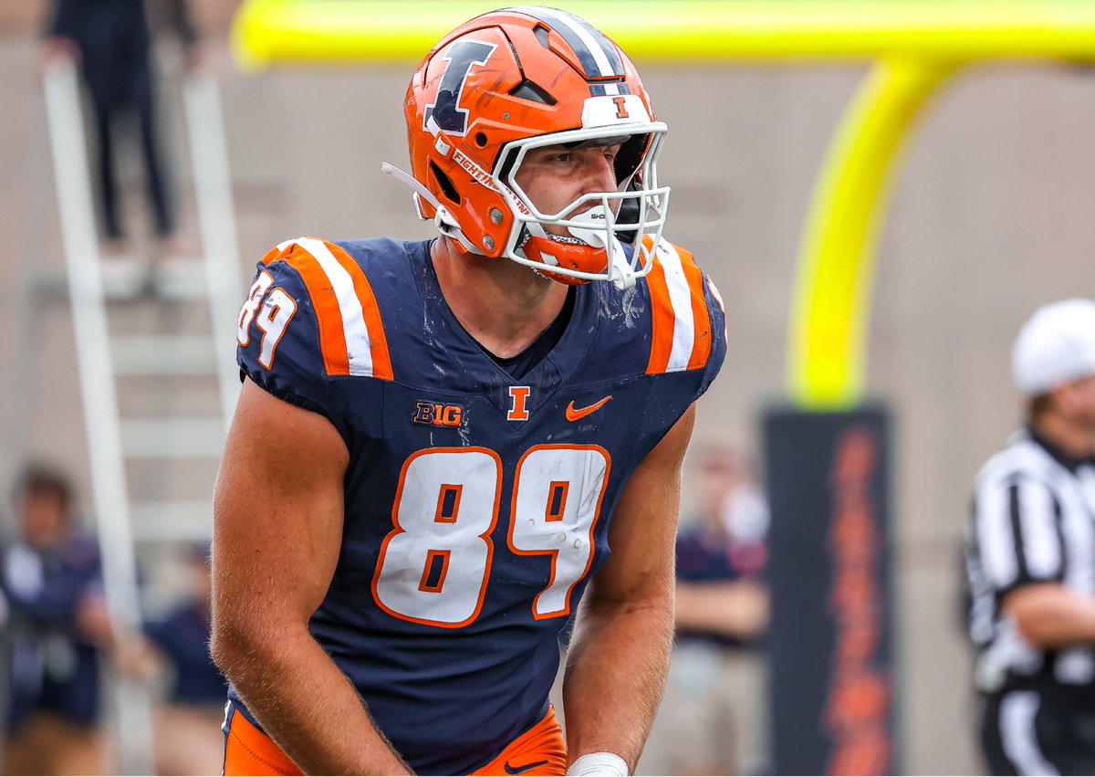 𝗧𝗥𝗘𝗡𝗗𝗜𝗡𝗚: A quote from TE draft prospect Tip Reiman, who is theorizing that birds aren’t real:

“Have you ever seen a baby pigeon? How do we know that power lines aren’t pigeon recharging stations?”