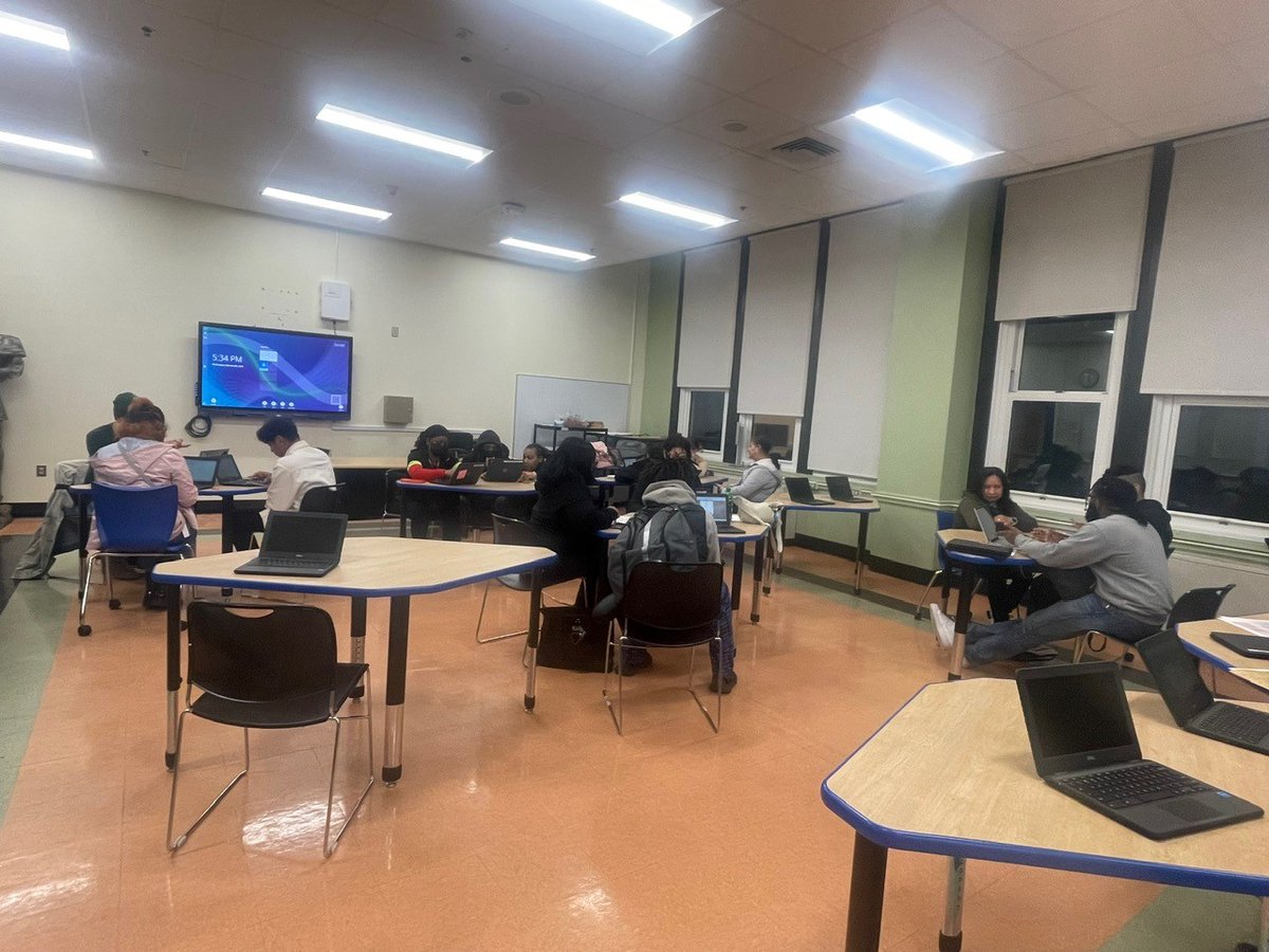 Thank you to everyone who helped out at last night's FAFSA Completion Event for our PPSD seniors and their families! It had a great turnout from students and families. Big thank you to <a href="/onwardwelearn/">Onward We Learn</a>, <a href="/CPCRI/">RISLA COLLEGE PLANNING CENTER</a>   and <a href="/CityofProv/">City of Providence</a> for their partnership!