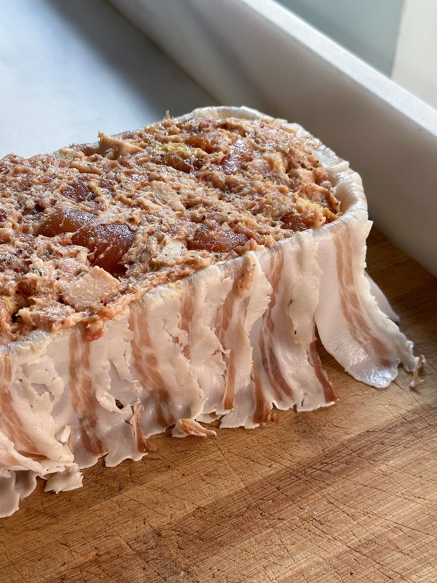 almargebdn's tweet photo. Terrina llesta per passar pel bany maria i ser premsada.
#almarge #terrina #badalonarestaurant #badalona #restaurant #badacentre https://t.co/uKNbdg2x1P