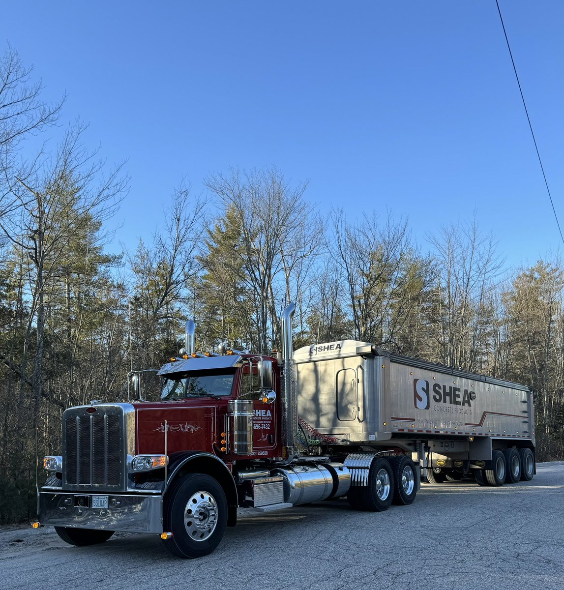 What a beauty 🇺🇸 … Our @PeterbiltMotors & @MACTrailerMFG combo is having a day ☀️ … Teamwork makes the dream work #february2024 #precastconcrete #thesheaway #peterbilt #mactrailer #madeintheusa🇺🇸 #teamworkmakesthedreamwork