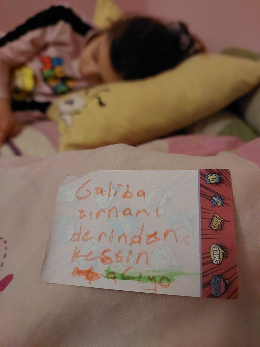 eslemrncbr's tweet photo. Bazı geceler acı çekerek uykuya dalarız.. bazen acılar bizimmiş gibi görünse de onların asıl sahibi biz değiliz hatta çoğu acı en yakınlarımızdan gelir 
Acı çekmek özgürlükse kimin özgürlüğü?? https://t.co/pWLXtHXSze