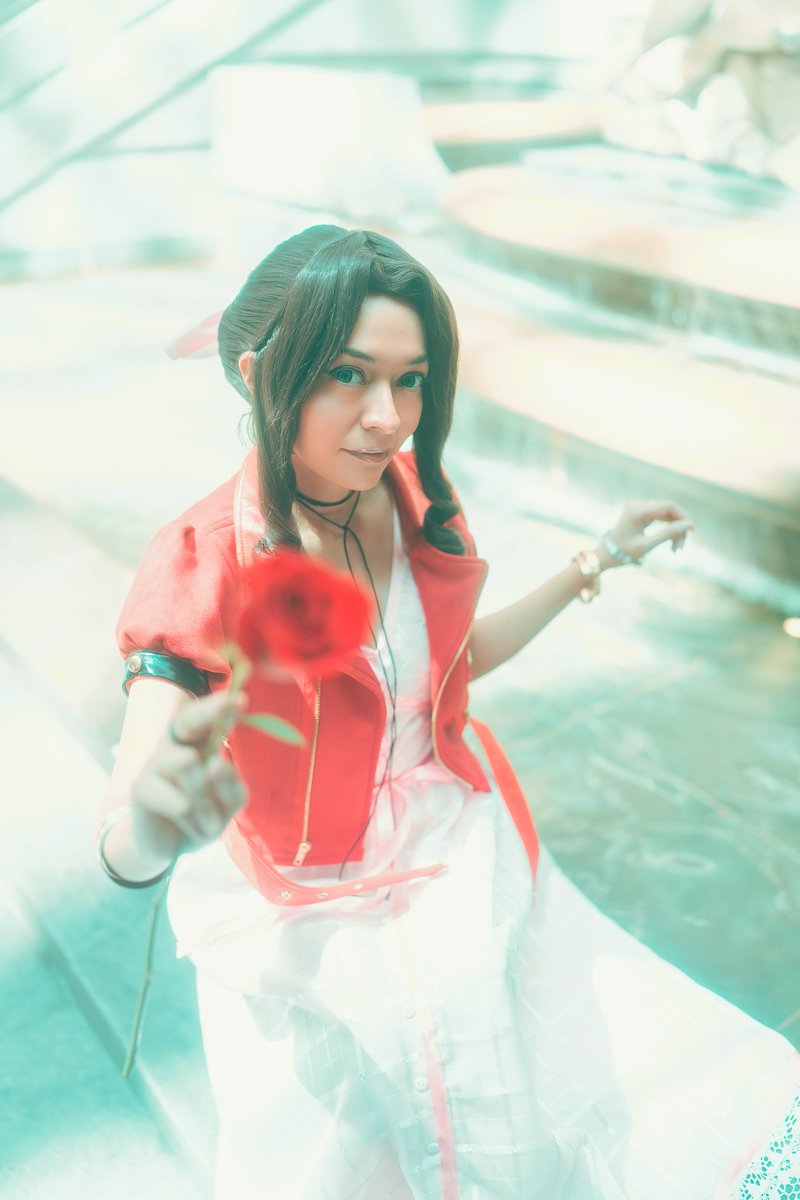 [Here. This is for you] Happy #FF7R release day! Have fun playing, everyone!! ZACK FAIR IF YOU ARE OUT THERE PLEASE DAMN CALL MEEEEEEEEEE 📸: @FxDandy Cosplay by Nicte Plata (IG) #Cosplay #AerithGainsborough