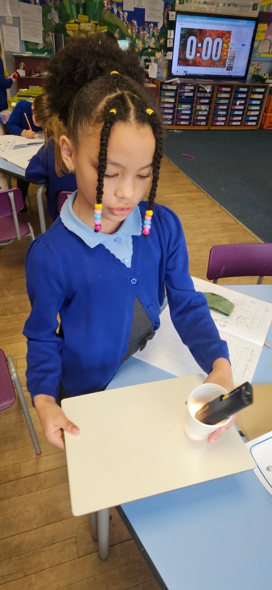 marys_rc's tweet photo. Blwyddyn 3/4 enjoyed being light detectives, investigating if materials are translucent, transparent or opaque.
#bcascience 
#handsonscience https://t.co/zTBys47ysq