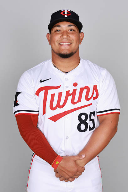 Peloteros de Colombia ⚾️🇨🇴 on X: "📸PHOTO DAY📸 Jair Camargo con los Mellizos. #PeloterosColombia🇨🇴 https://t.co/YldWB3eF6c" / X