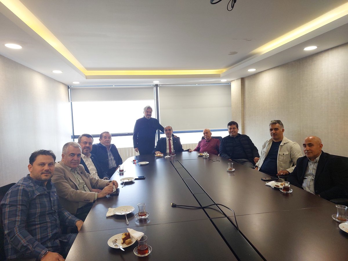 Salmanlar Gayrimenkul ve Turizm'in sahipleri Fahri ve Zeki Salman'ı ziyaret ettik. Kendileri ile Esenyurt'u konuştuk. Görüş alışverişinde bulunduk.

Hoş sohbetleri ile bizleri ağırlayan kıymetli dostlarımıza teşekkür ederiz.

Tüm işletmelerimiz ile ÇALIŞAN Esenyurt'a çok az