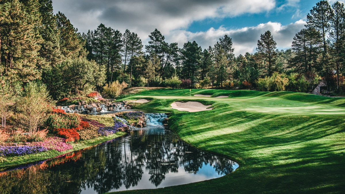 What better way to spend an extra day of 2024 than by looking at this picture of Castle Pines and daydreaming about being at the #BMWCHAMPS? 😍