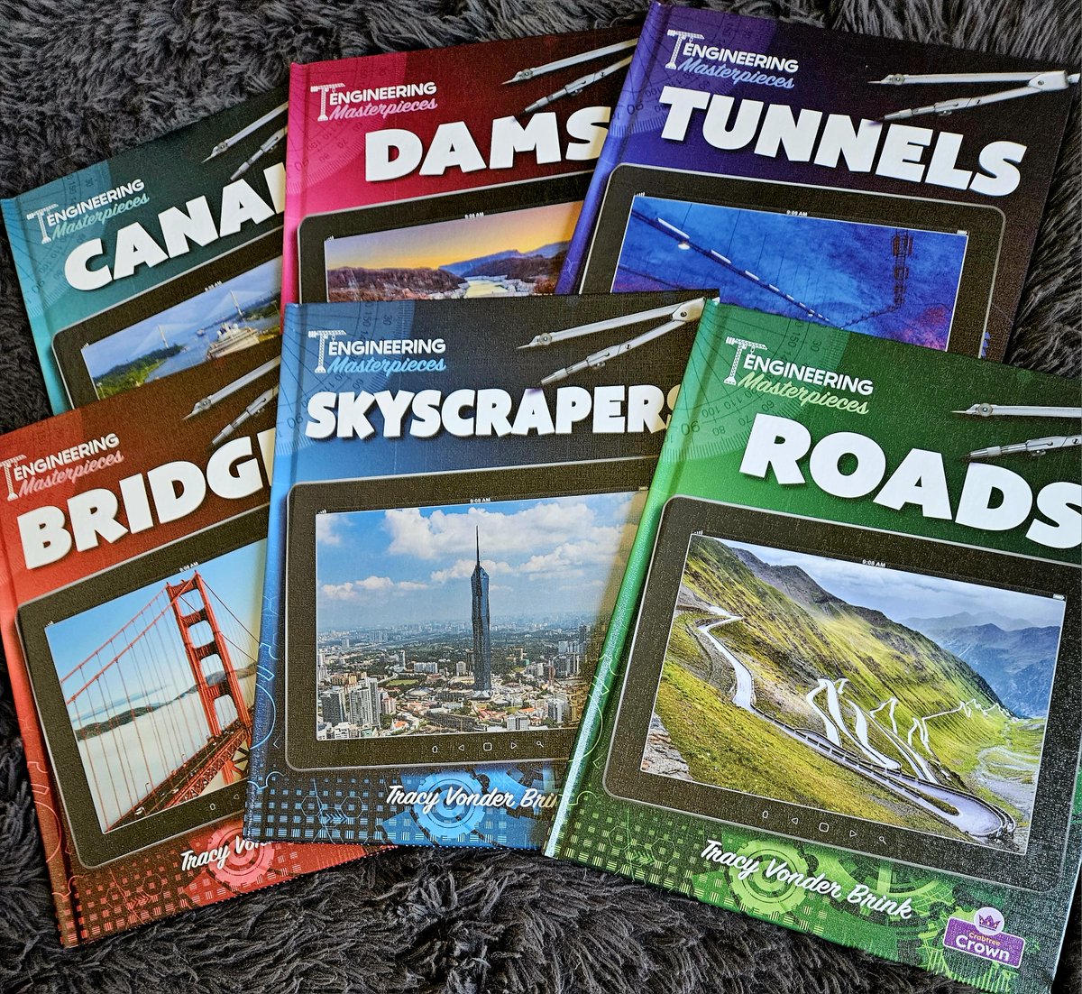 Celebrating these beautiful author copies from <a href="/CrabtreePub/">Crabtree Publishing</a> !
#STEM #STEMeducation #Engineering