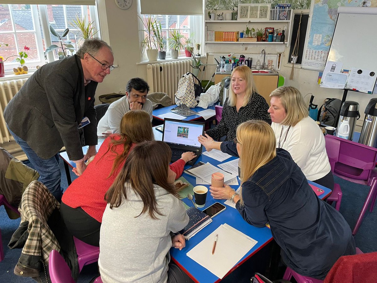 Amazing time with teachers from @EarlsdonPrimary & @stivichallps today! Exploring and discussing #generativeAI in education. How to be creative and critical in using AI generated media, consolidating various media into targeted learning resources. @CovUni_CPC @CovUniResearch