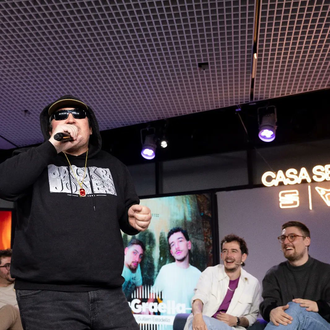 Ahir The Nebot va presentar el seu temacle 'Els Canalons de l'Avia" a <a href="/LaGraellaTV/">🔥 LA GRAELLA 🔥</a> davant dels <a href="/thetyets/">The Tyets</a>, els seus referents, encara que ell digui que no ho són. 

Colabo?