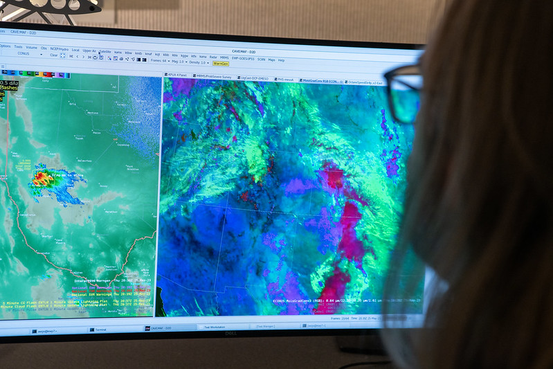 NOAA_HWT's tweet photo. What's being tested in this year's Satellite Convective Applications Experiment?       

GLM Background/Data Quality Products
GREMLIN ML Radar Estimation Product
OCTANE Speed Sandwich Product      
PHS Mesoscale Model      
ProbSevere LightningCast Model

https://t.co/0Zynu5uRvX https://t.co/GkURB7GnOx