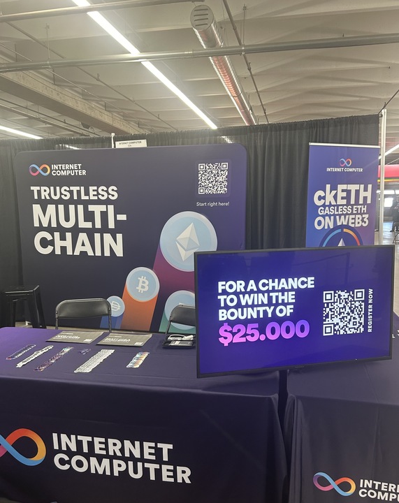 dfinity's tweet image. 𝗧𝗿𝘂𝘀𝘁𝗹𝗲𝘀𝘀 𝗠𝘂𝗹𝘁𝗶-𝗖𝗵𝗮𝗶𝗻.

What does it mean to you?